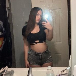 Meet your Posher, Clarissa